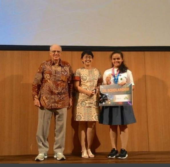 Rosdina Ningrum Mendapatkan Medali Perak Lomba Peneliti Belia Nasional (LPBN) 2016