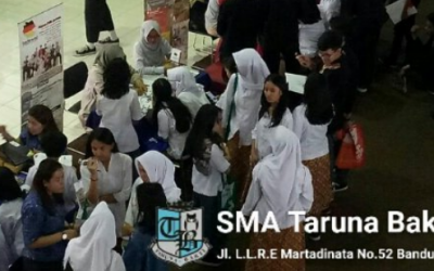 Meriahnya EDUFAIR 2017 SMA Taruna Bakti