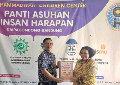 Menguatkan Empati dalam Merangkai Harapan Bakti Sosial SMA Taruna Bakti 2025
