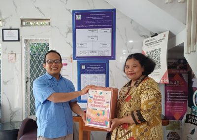 Menguatkan Empati dalam Merangkai Harapan Bakti Sosial SMA Taruna Bakti 2025