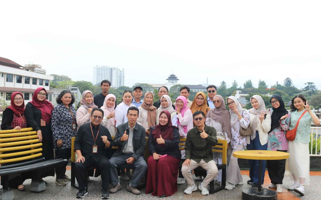 Kunjungan Studi Tiru SMA YPVDP Bontang ke SMA Taruna Bakti Bandung